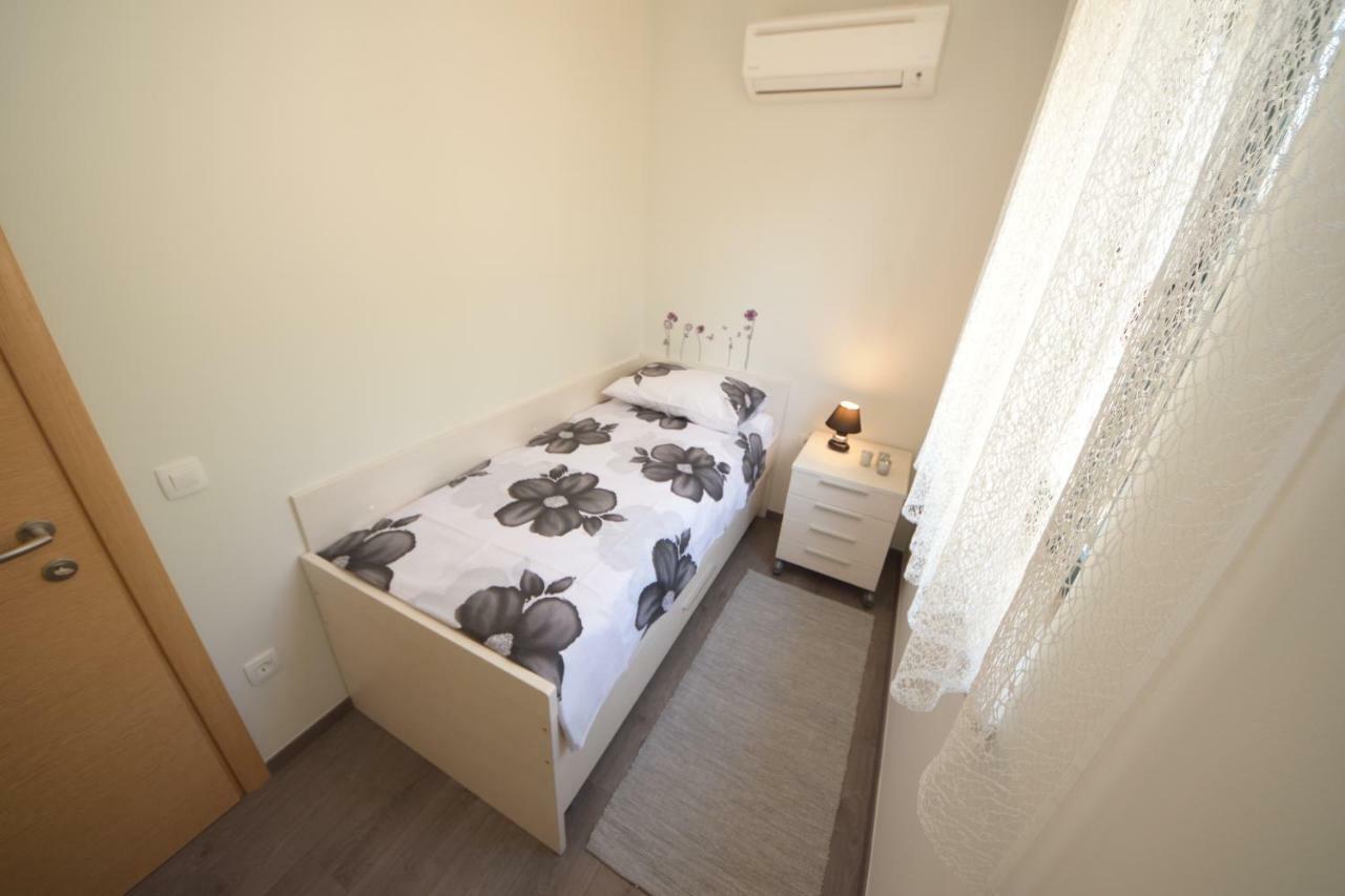 Apartmani Dora I Kati Orebic Exterior photo